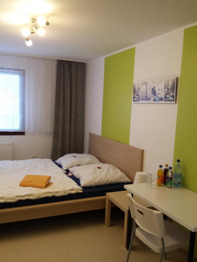 Jugendgastehaus Lichterfelde Ostello Berlino Esterno foto
