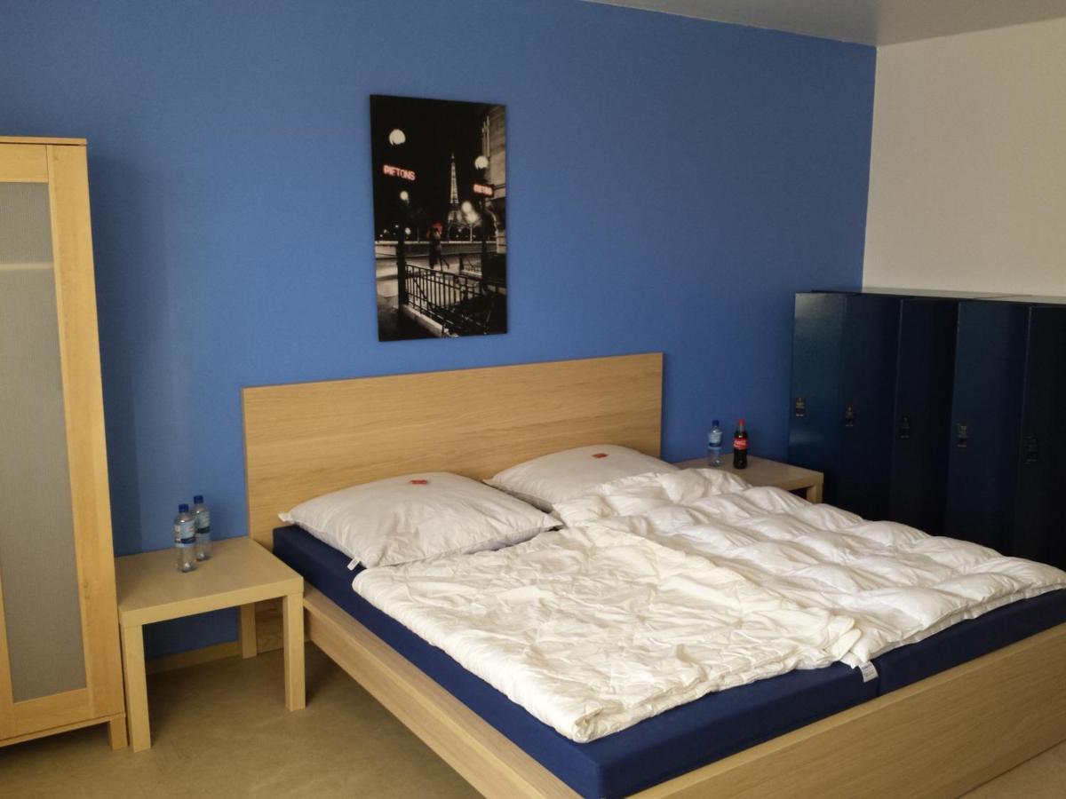 Jugendgastehaus Lichterfelde Ostello Berlino Esterno foto